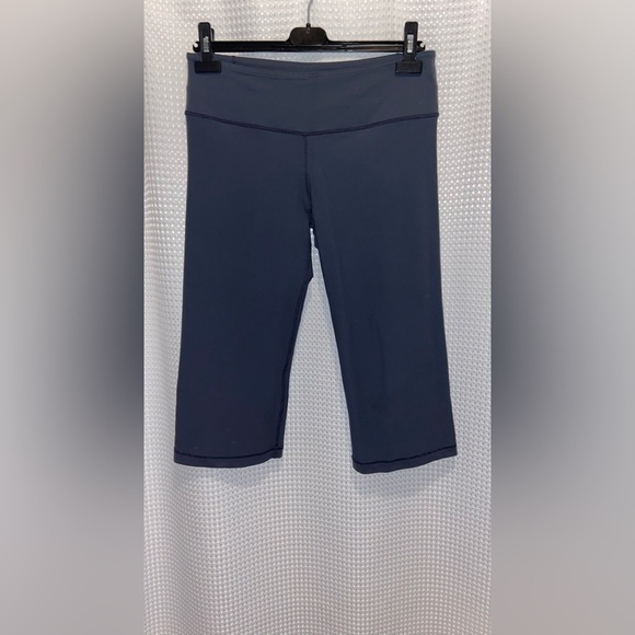 Women’s Lululemon Athletica fully Reversible Groove dark gray crop Yoga Pants‎ 8 - Picture 4 of 15